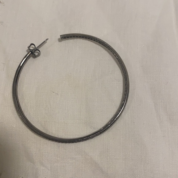 Hoops silver half rhinestone/half smooth inner and outer sides - Picture 4 of 4
